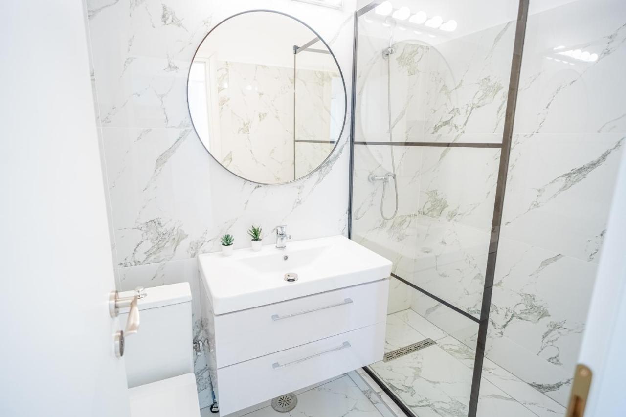 Spacious Newly Renovated 2Br Apartments With Balcony Bucareste Exterior foto