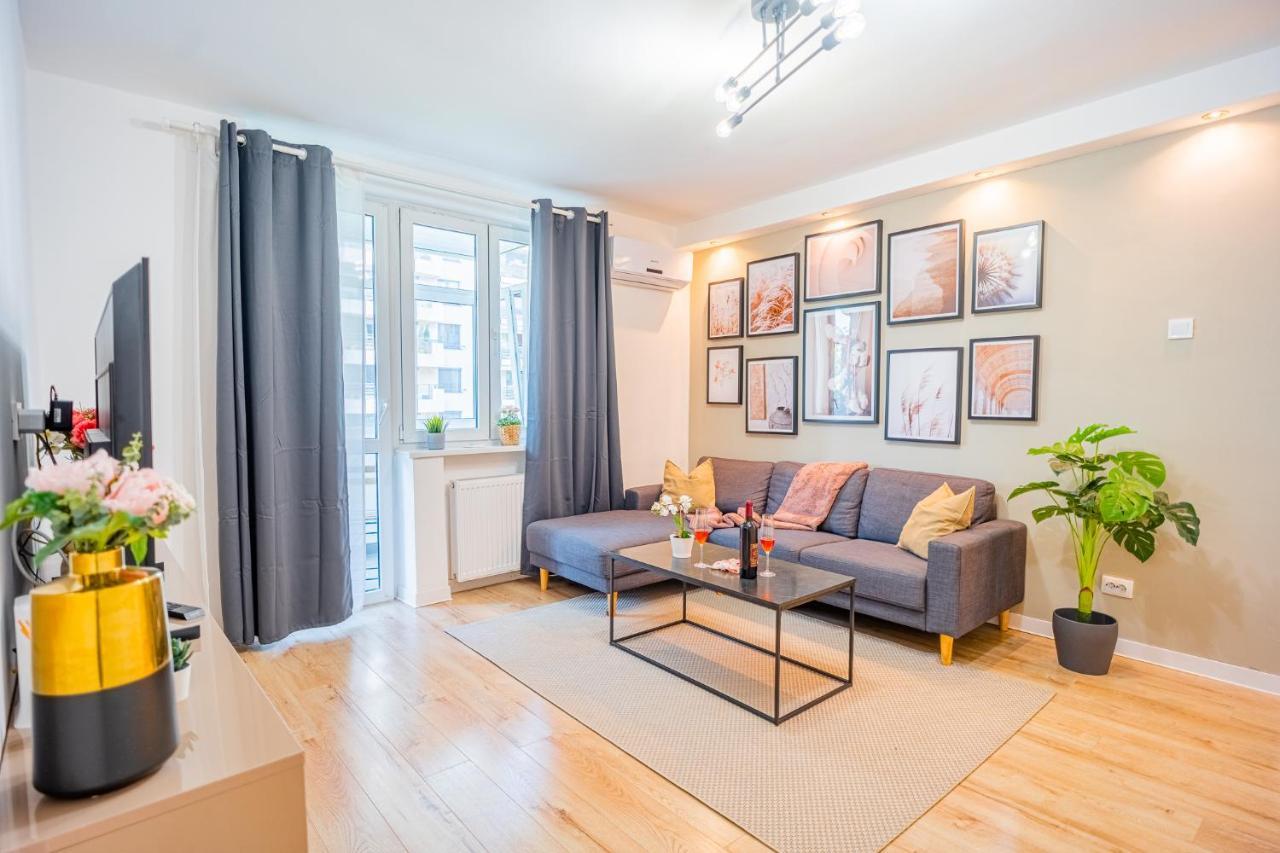 Spacious Newly Renovated 2Br Apartments With Balcony Bucareste Exterior foto
