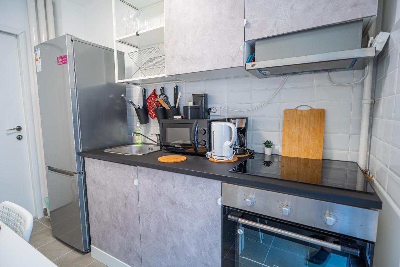Spacious Newly Renovated 2Br Apartments With Balcony Bucareste Exterior foto