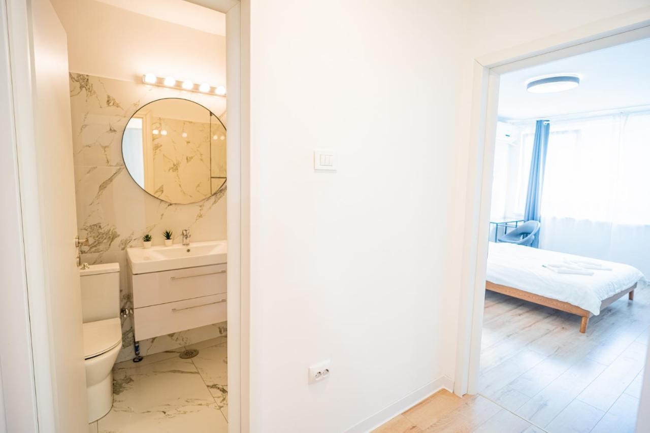 Spacious Newly Renovated 2Br Apartments With Balcony Bucareste Exterior foto