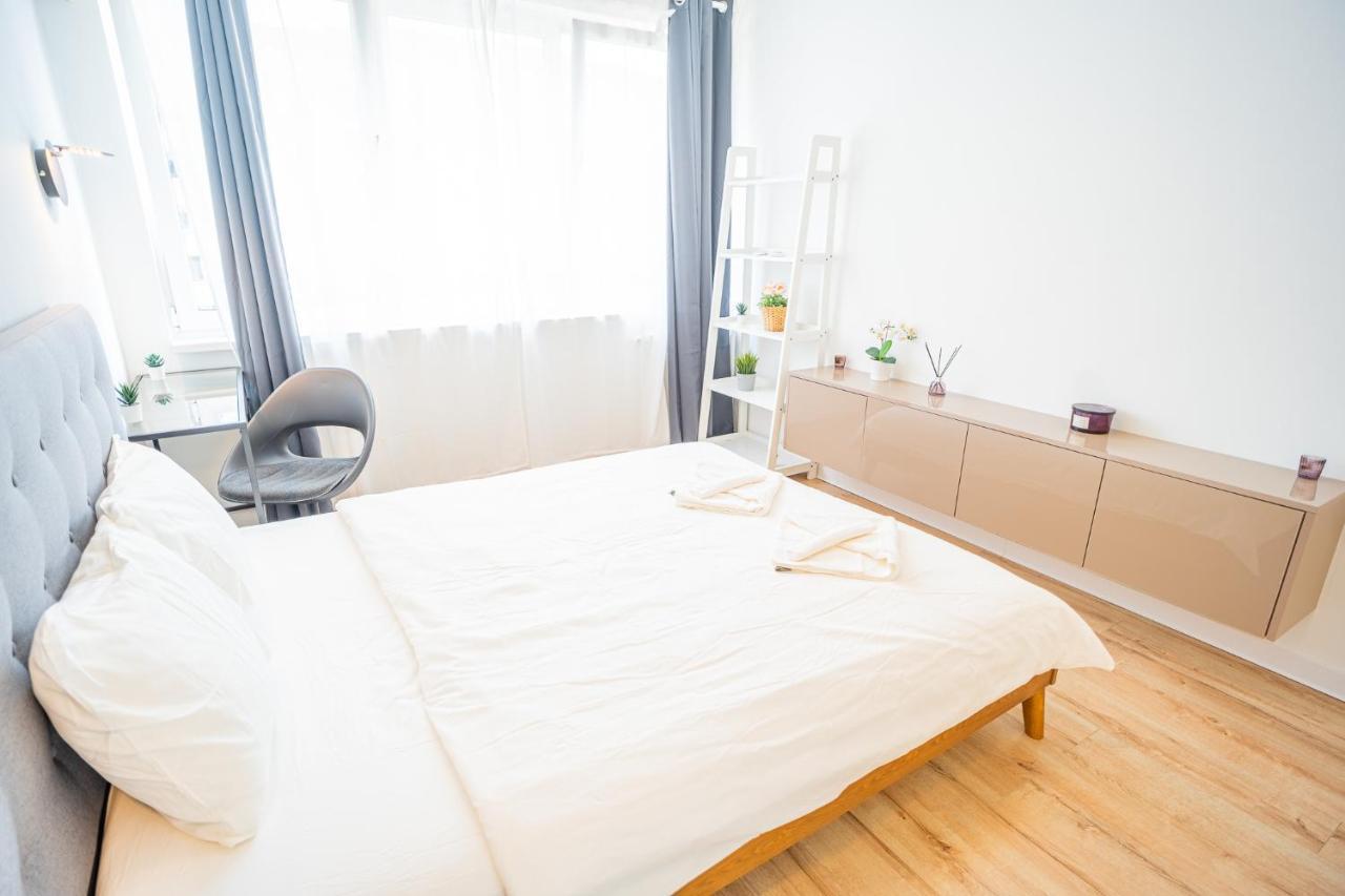 Spacious Newly Renovated 2Br Apartments With Balcony Bucareste Exterior foto
