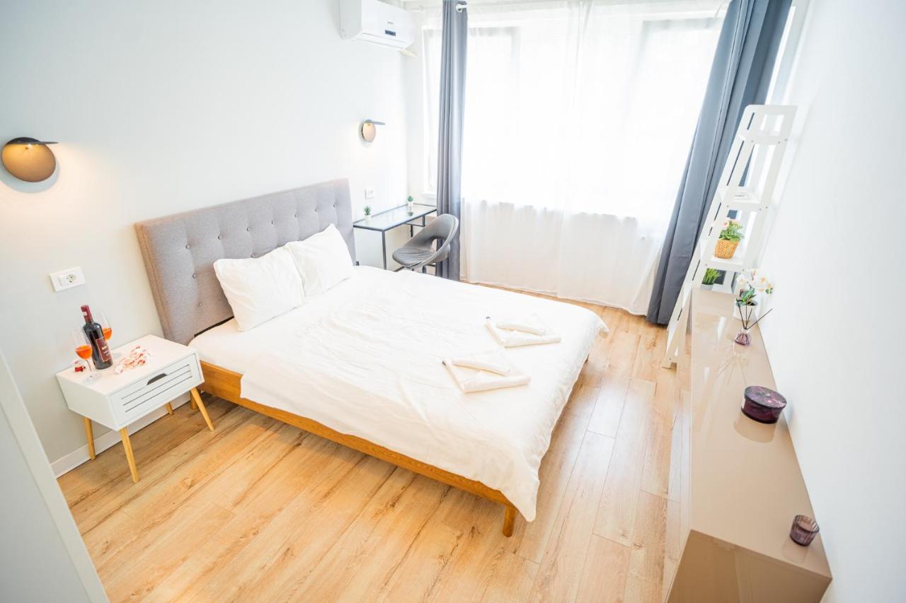 Spacious Newly Renovated 2Br Apartments With Balcony Bucareste Exterior foto