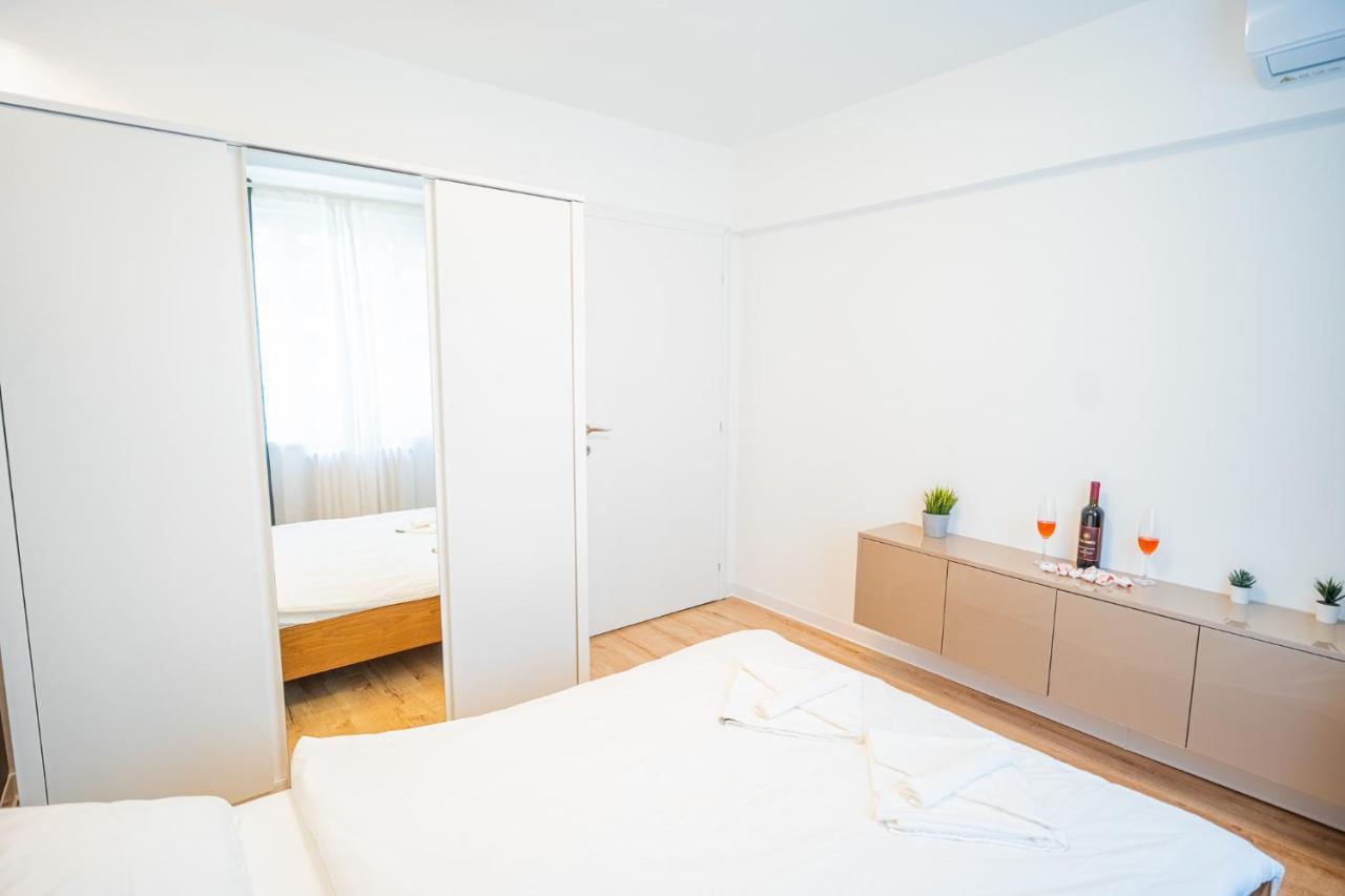 Spacious Newly Renovated 2Br Apartments With Balcony Bucareste Exterior foto