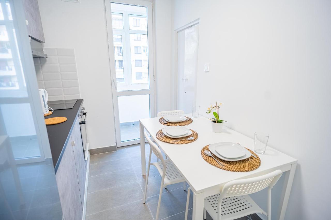 Spacious Newly Renovated 2Br Apartments With Balcony Bucareste Exterior foto