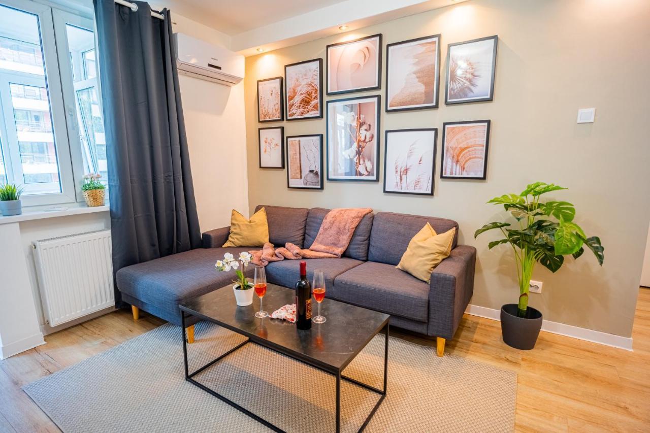 Spacious Newly Renovated 2Br Apartments With Balcony Bucareste Exterior foto