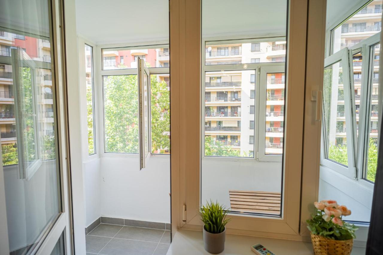 Spacious Newly Renovated 2Br Apartments With Balcony Bucareste Exterior foto