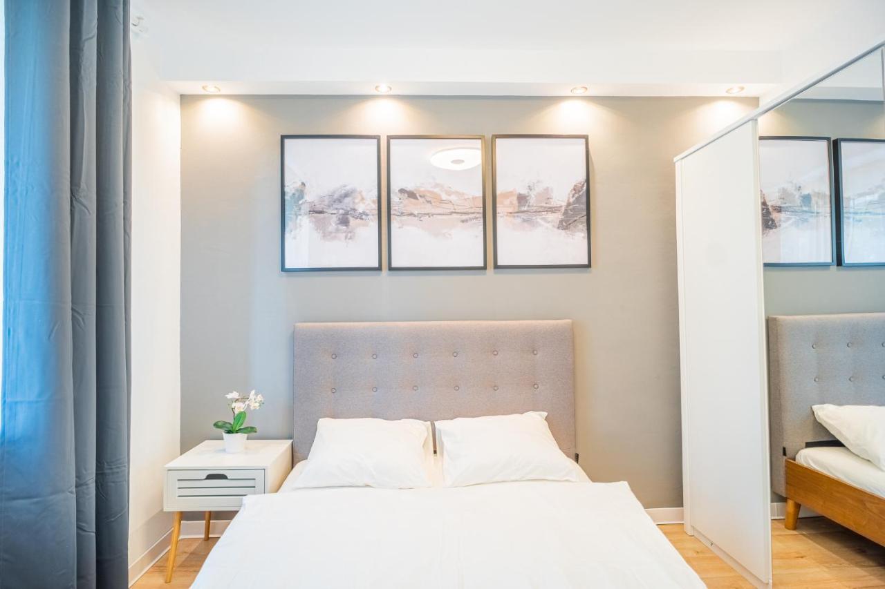 Spacious Newly Renovated 2Br Apartments With Balcony Bucareste Exterior foto