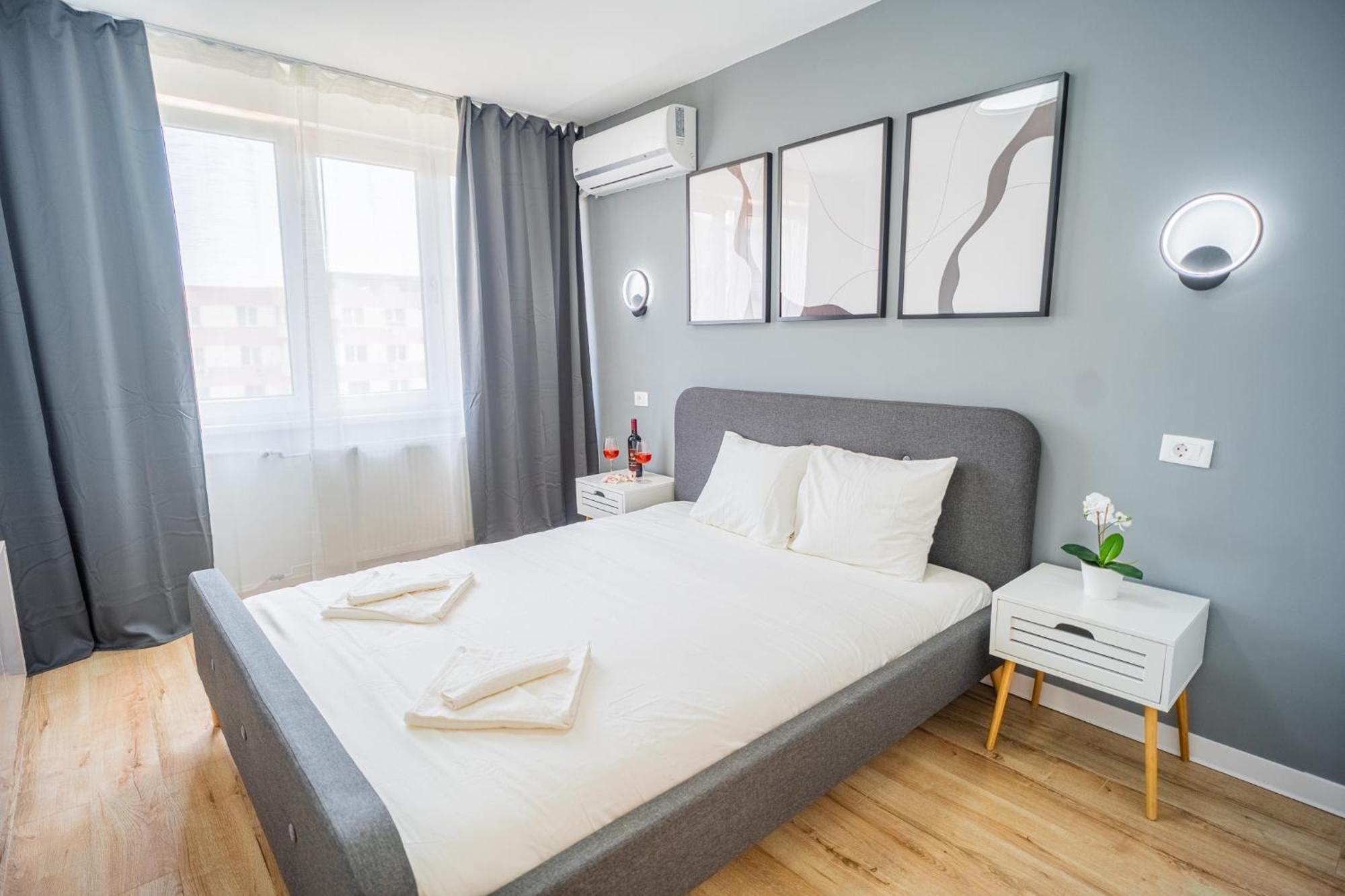 Spacious Newly Renovated 2Br Apartments With Balcony Bucareste Exterior foto