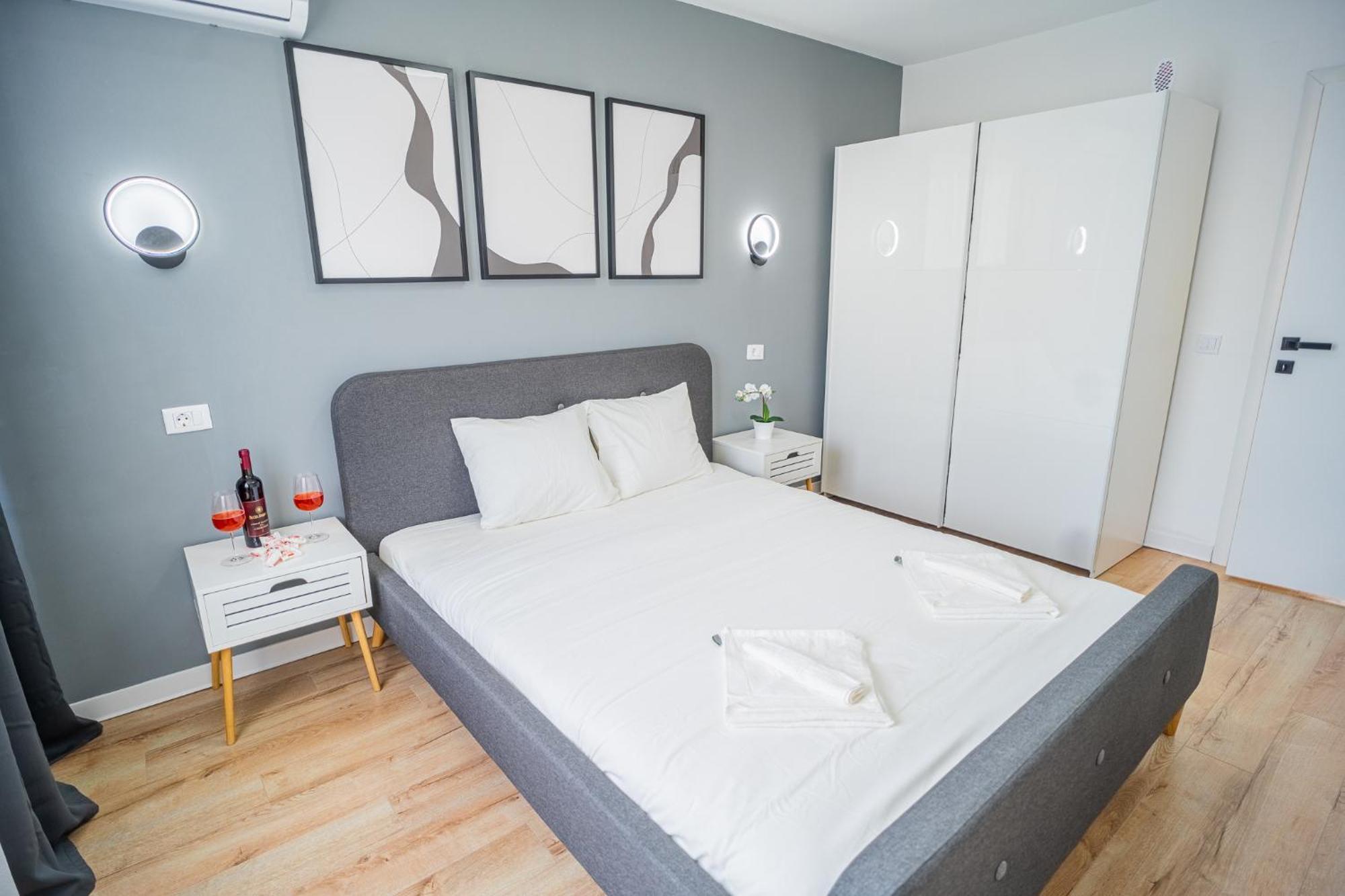 Spacious Newly Renovated 2Br Apartments With Balcony Bucareste Exterior foto