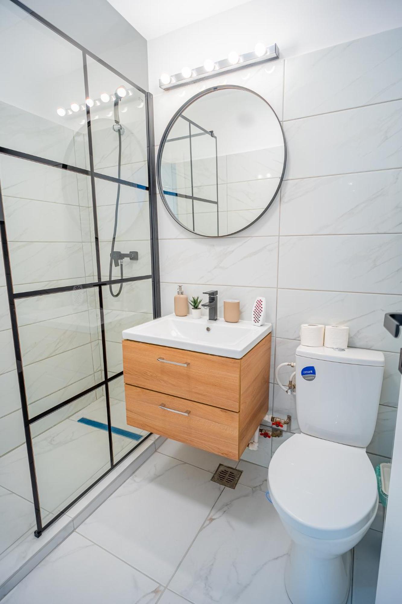 Spacious Newly Renovated 2Br Apartments With Balcony Bucareste Exterior foto